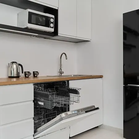 Spacious Dmowskiego By The River With Parking & Balcony By Renters Apartamento *