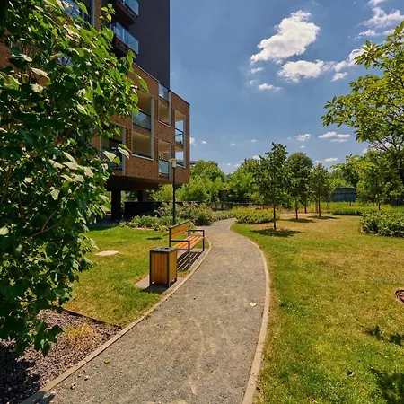 Apartman Spacious Dmowskiego By The River With Parking & Balcony By Renters Wrocław