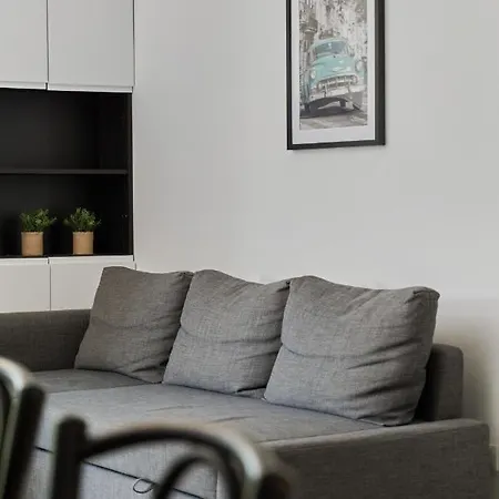 Spacious Dmowskiego By The River With Parking & Balcony By Renters ヴロツワフ