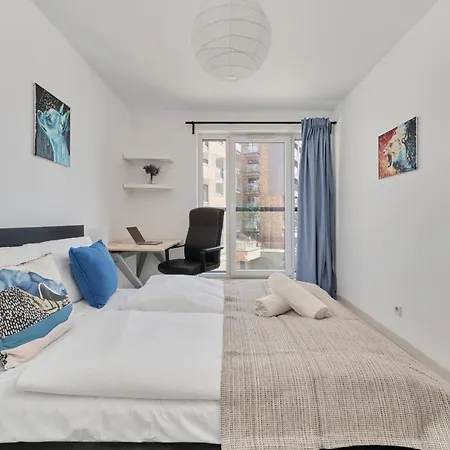 Spacious Dmowskiego By The River With Parking & Balcony By Renters Apartamento