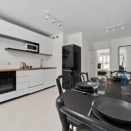 Spacious Dmowskiego By The River With Parking & Balcony By Renters Apartment *