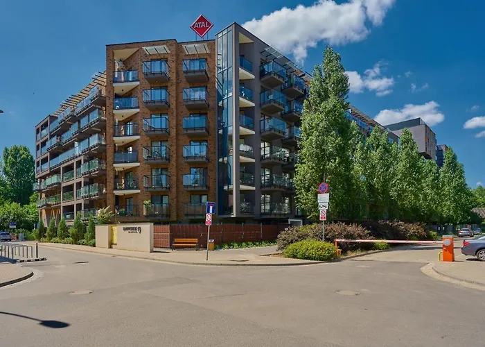 Spacious Dmowskiego By The River With Parking & Balcony By Renters Apartman Wrocław