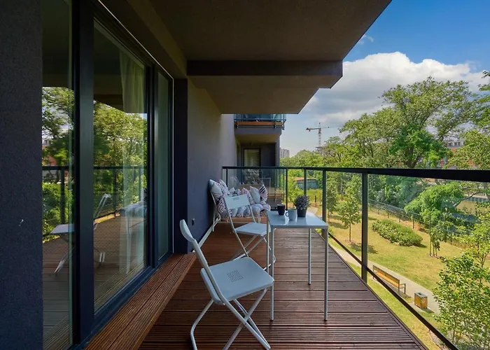 Apartman Spacious Dmowskiego By The River With Parking & Balcony By Renters *