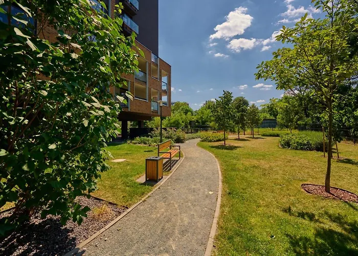 Apartman Spacious Dmowskiego By The River With Parking & Balcony By Renters Wrocław