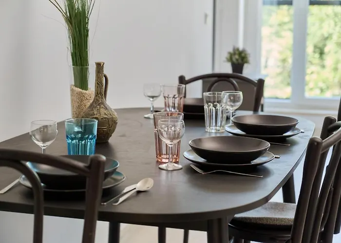 Spacious Dmowskiego By The River With Parking & Balcony By Renters Apartman *