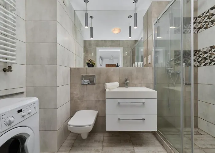 Spacious Dmowskiego By The River With Parking & Balcony By Renters Apartman Wrocław